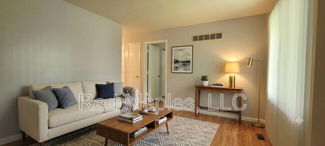 Building Photo - 4006 Esseldale Dr