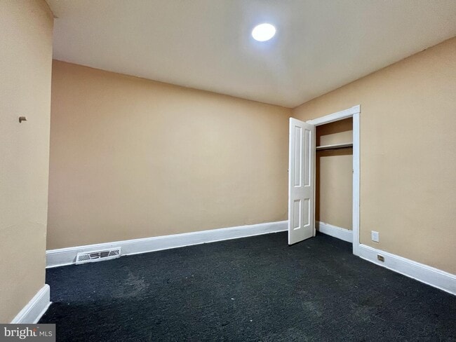 Building Photo - 58 Jersey St