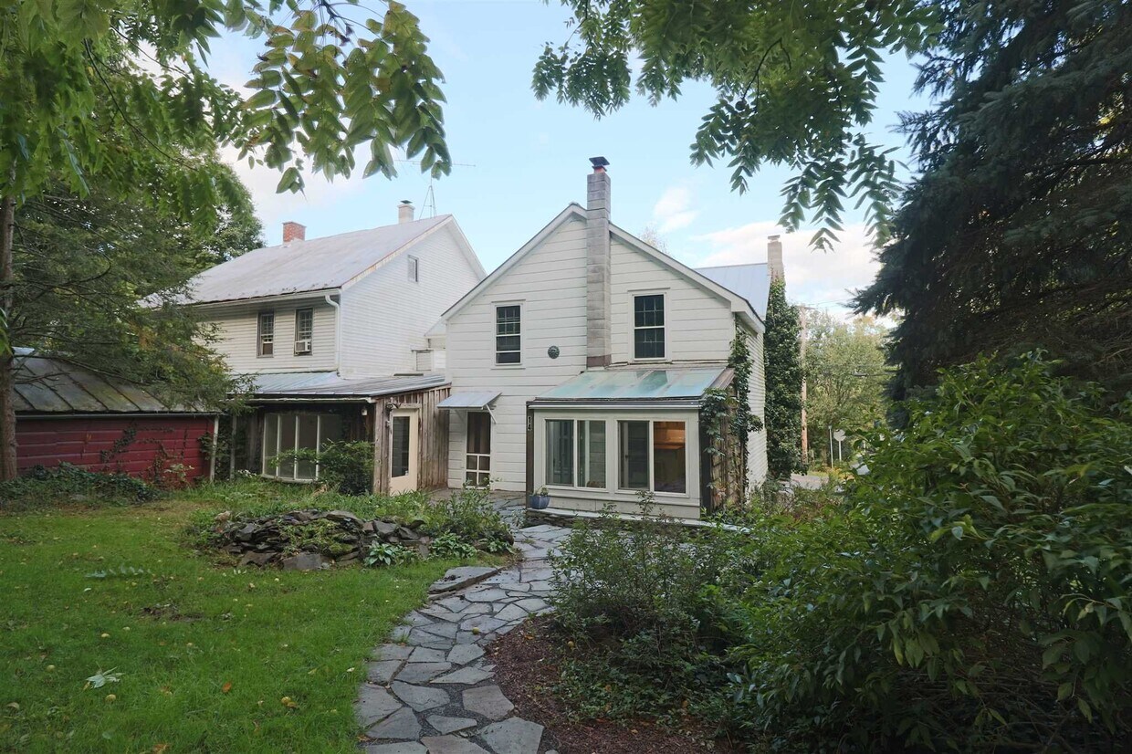 14 Spring Lake Rd, Red Hook, NY 12571 House Rental in Red Hook, NY