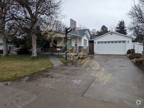Building Photo - 608 Pierce St