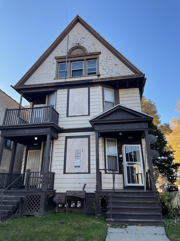 3911 W Vliet St Unit 3913A, Milwaukee, WI 53208 Apartments in