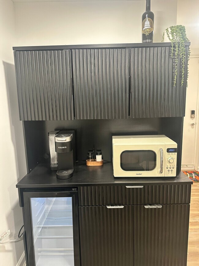 Foto del edificio - 4126 Meade St NE