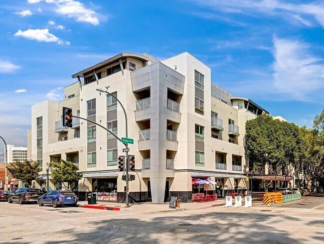 Foto del edificio - 159 W Green St