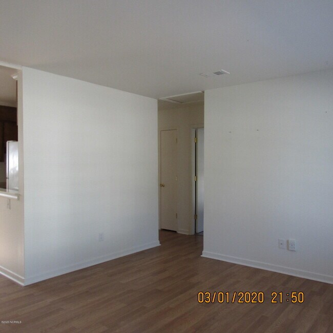 Building Photo - 715 Montclair Dr
