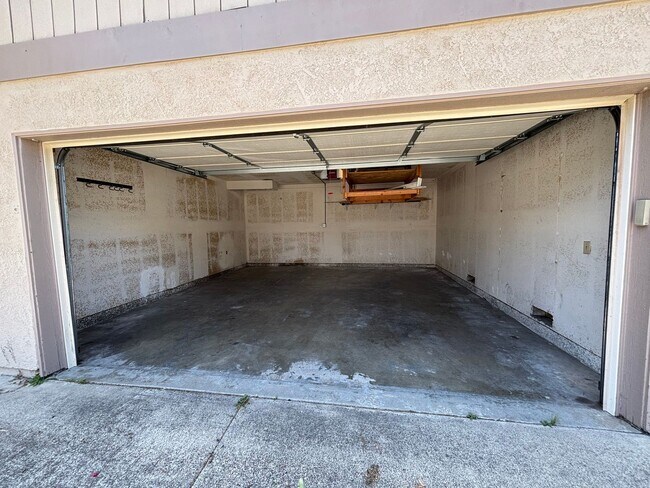 Foto del edificio - 4502 Warner Ave