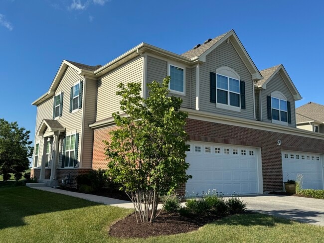 Building Photo - 15036 Cyrus Dr