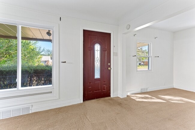 Building Photo - 28649 John Hauk St