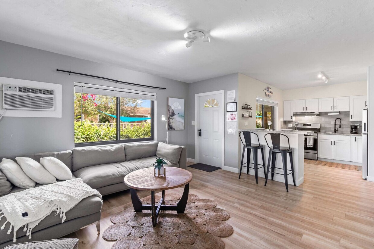 Foto principal - 715 NE 6th St