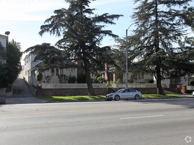 Foto del edificio - 4030-4054 Los Feliz Blvd