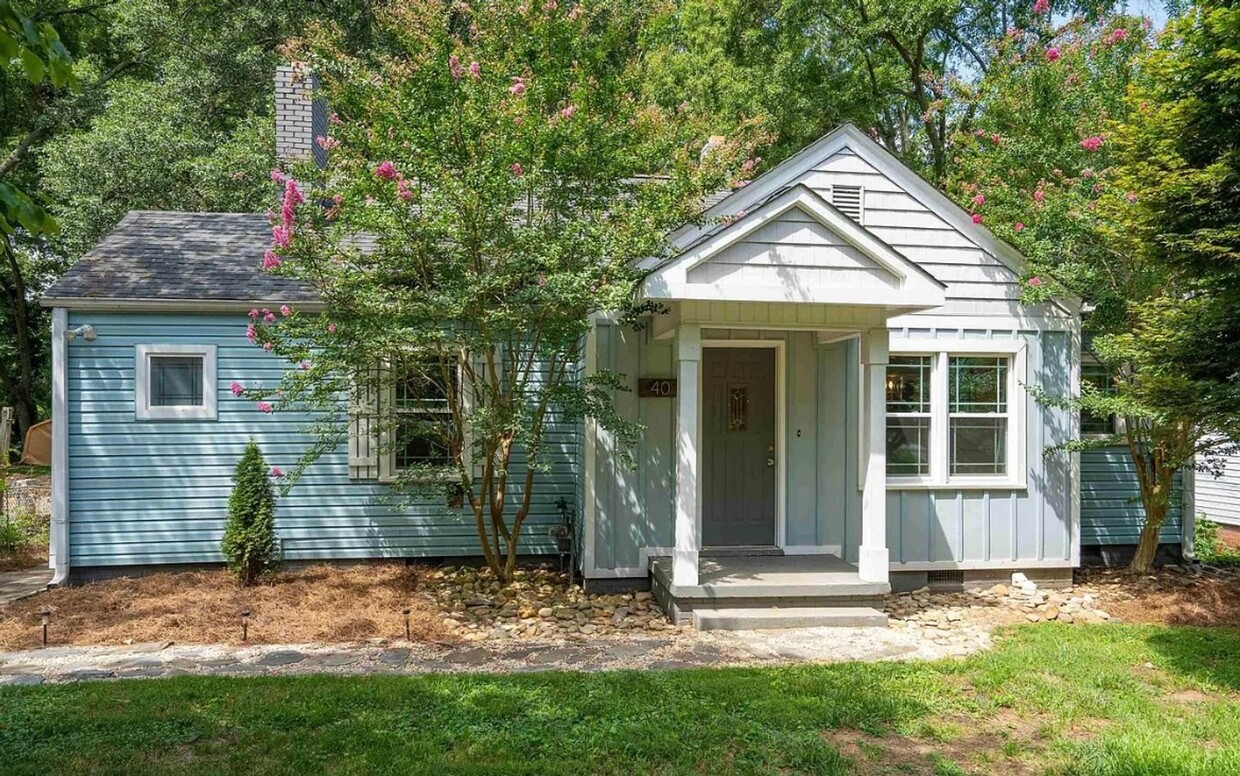 Foto principal - Adorable 2/1 Located In Desirable Overbook...