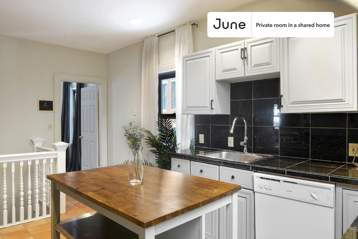 Private bedroom in 6 bed/2 bath Home - Private bedroom in 6 bed/2 bath Home