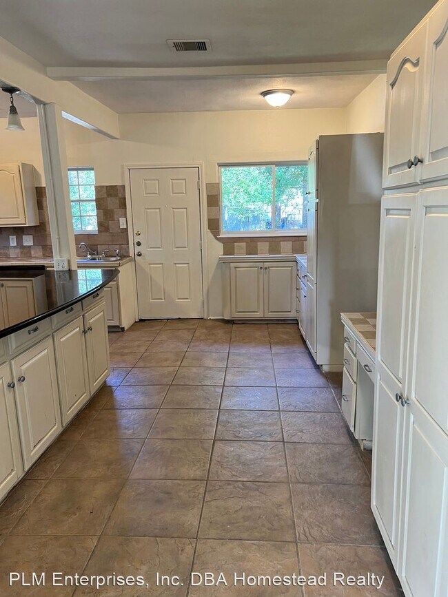 Foto del edificio - 3 br, 1.5 bath House - 310 Dixie Port Arthur
