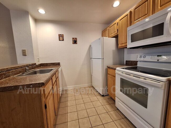 Building Photo - 4010 San Gallo Dr