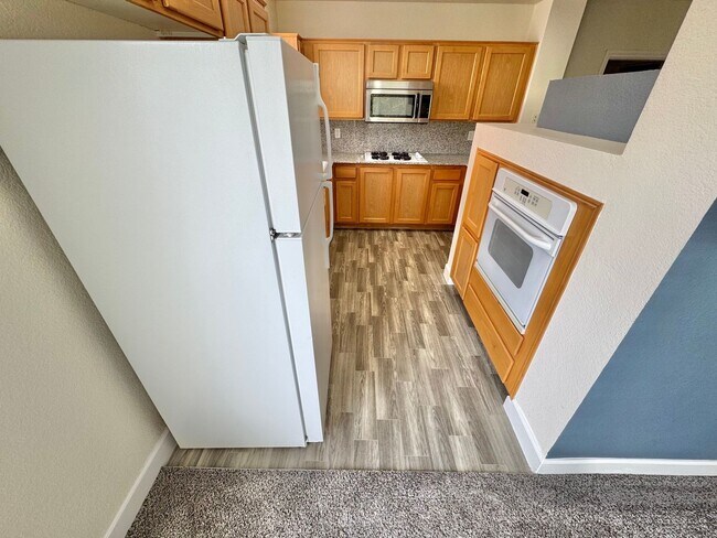 Building Photo - Guard-Gated spacious 2-Bedroom Condo Near the Las Vegas Strip