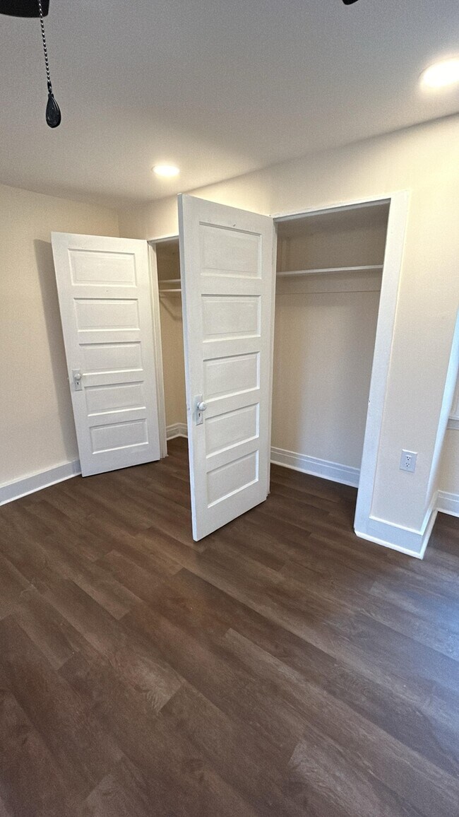 Foto del edificio - 16 N Church St