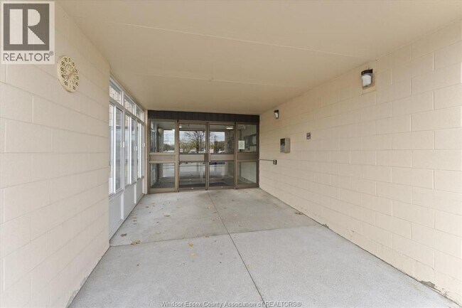 Building Photo - 515 Dalhousie St