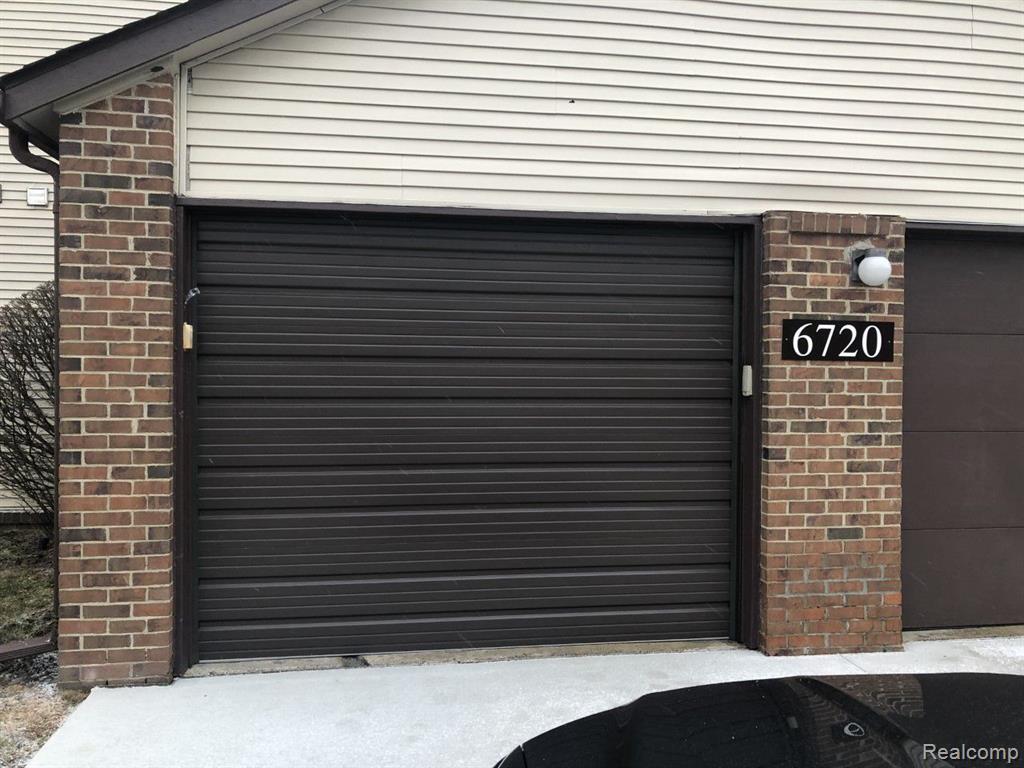 6720 Ridgefield Cir Unit 101, West Bloomfield Township, MI 48322