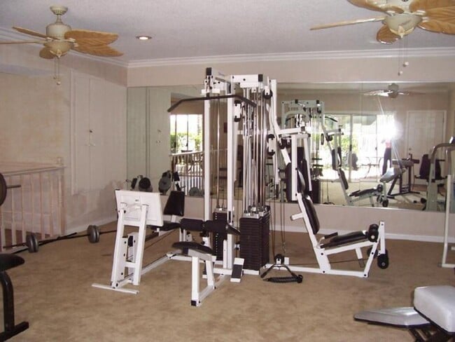 Building Photo - 1 Bed + 1 Bath + LARGE PRIVATE PATIO!