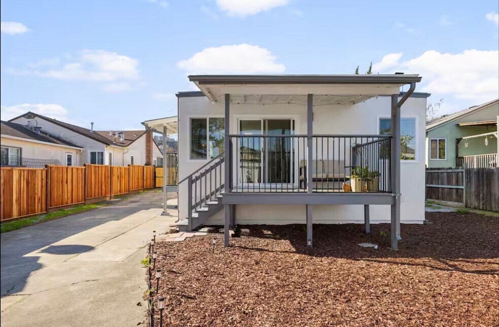 Furnished One Bedroom Cottage in Castro Valley