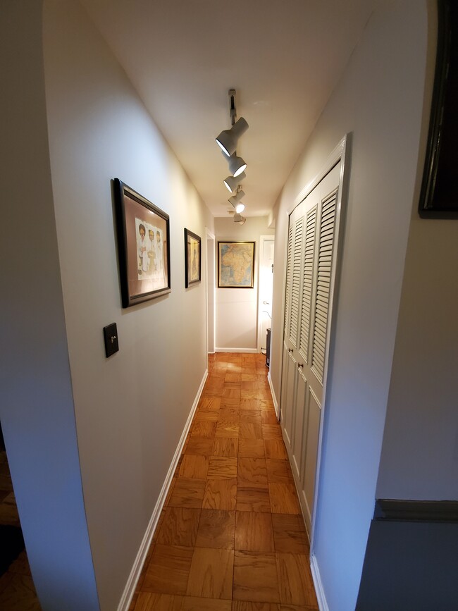 Hallway - 6038 Westchester Park Dr