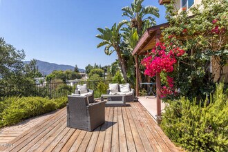 Building Photo - 1932 Hilldale Dr