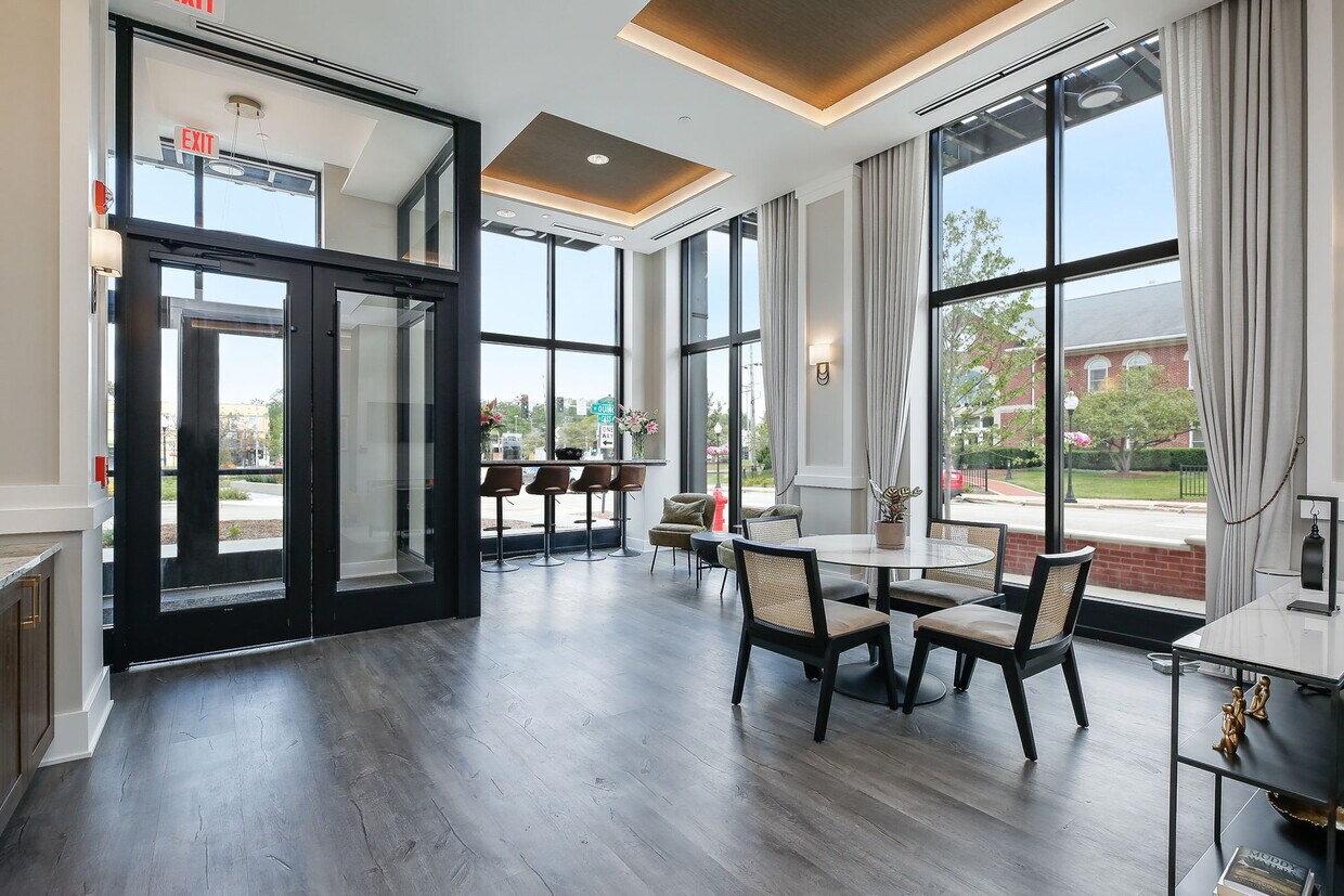 Quincy Station Apartments in Westmont, IL