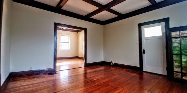 Foto del edificio - 2-Bed House | Linwood-Mt. Lookout | Available NOW!