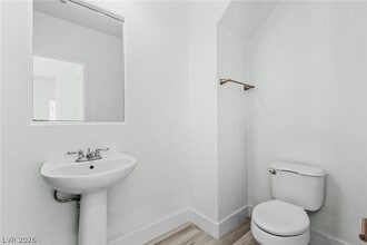 Building Photo - 5568 Jelsma Ave