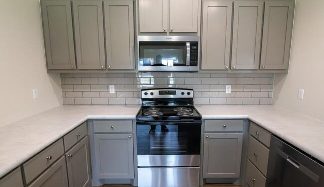 Building Photo - 1 Shamrock Cir