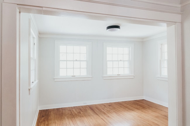 Building Photo - 314 W Charles Bussey Ave
