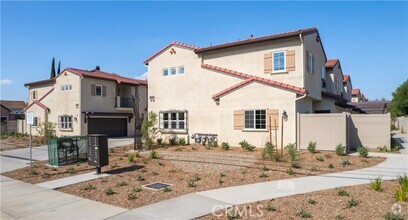 Building Photo - 961 E Phillips Blvd