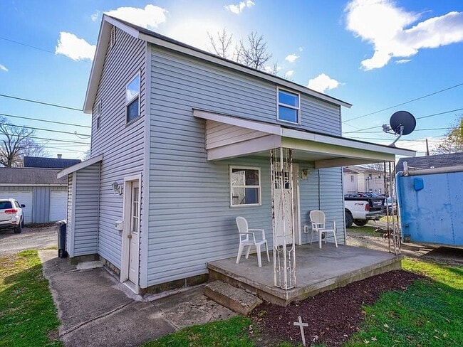 Building Photo - 306 Reber Ave