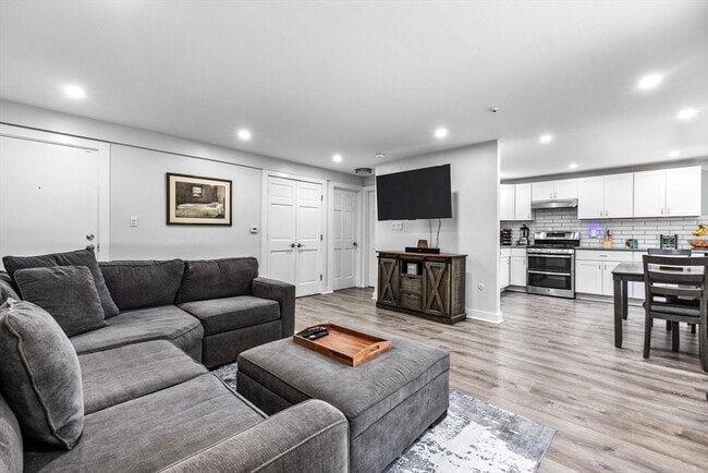 Foto del edificio - 90 Edgelawn Ave