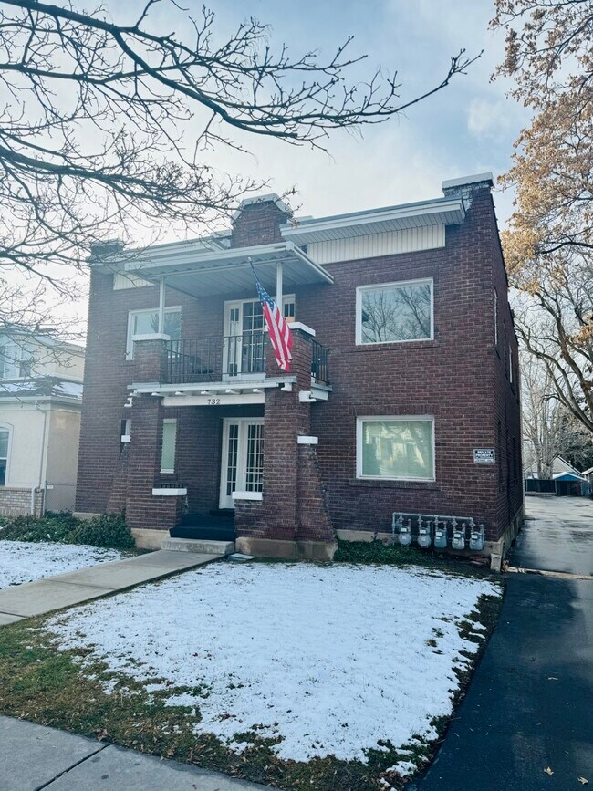 Building Photo - 732 S 900 E