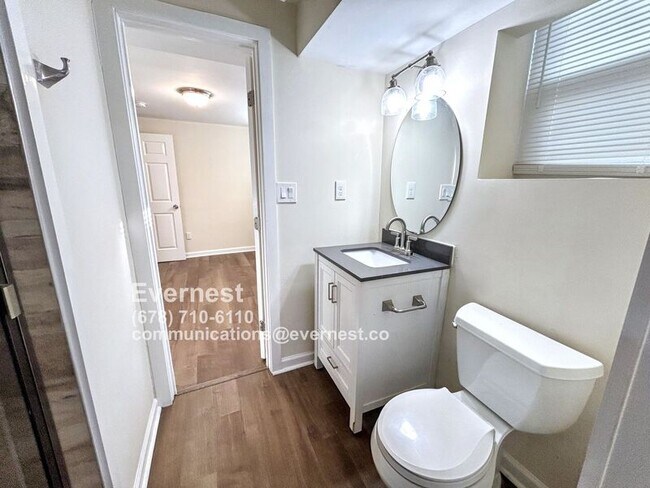 Foto del edificio - 998 Mayson Turner Rd NW