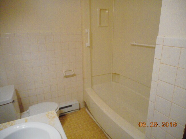 Bañera - 107 Carolina Ave