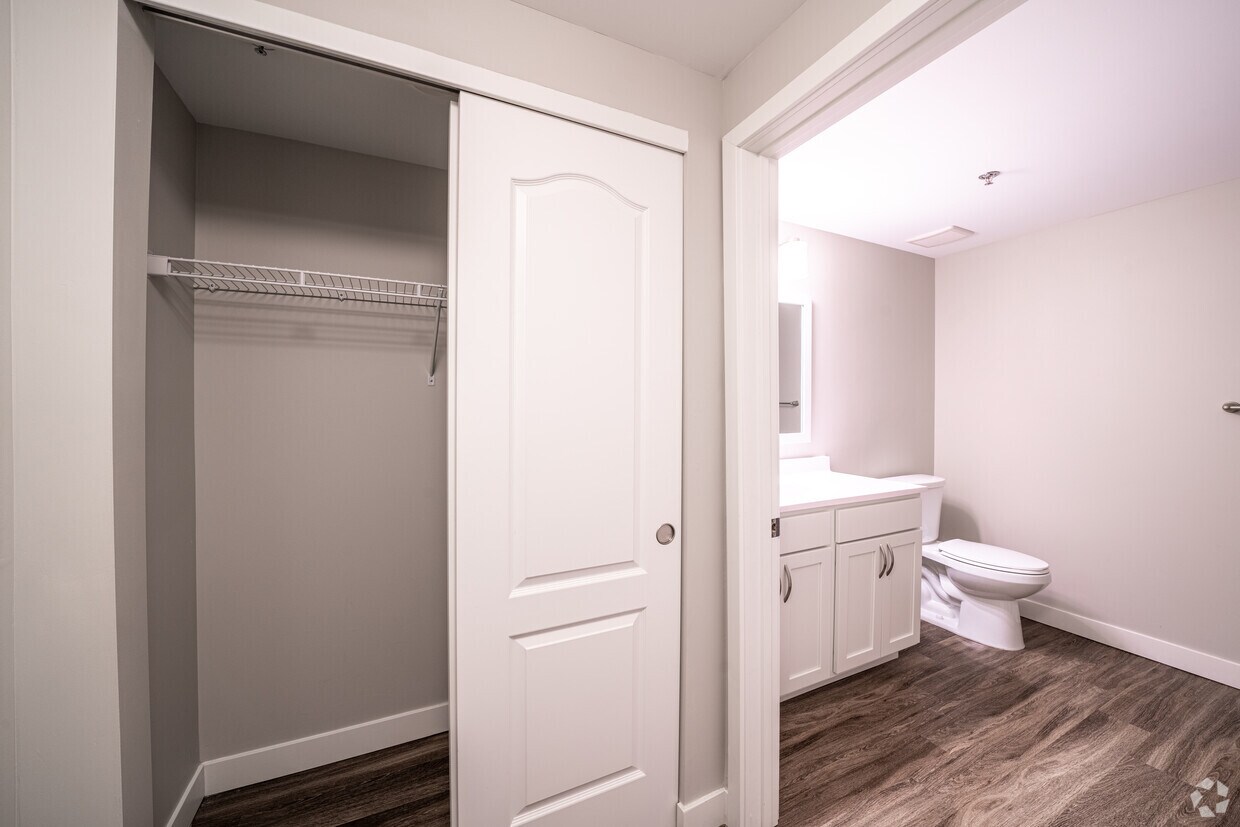 Cascade at Town Center Apartments in Eden Prairie, MN