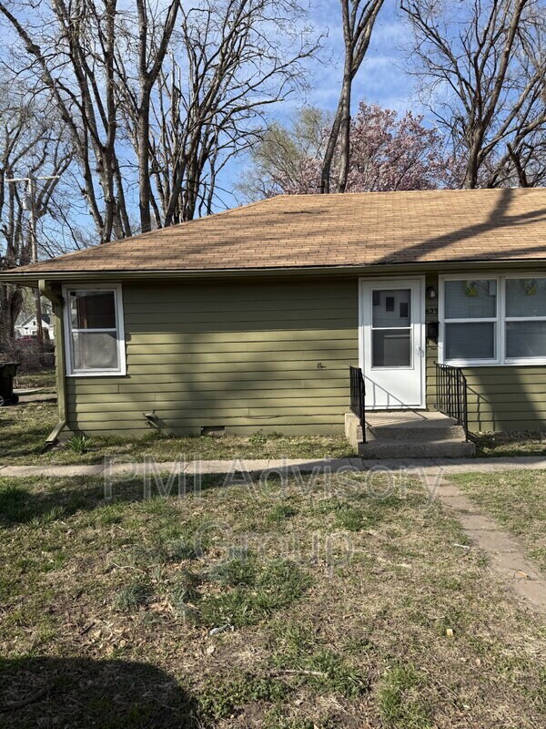 Primary Photo - 823 NE Chester Ave