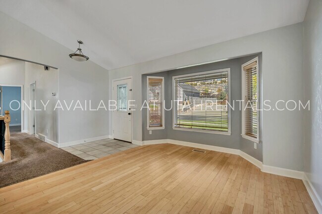 Foto del edificio - 8913 N Pine Hollow Dr