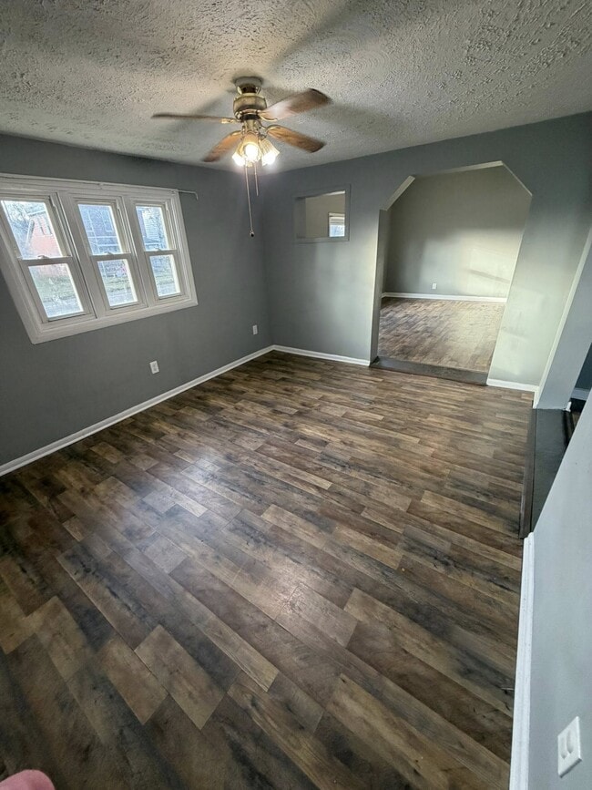 Building Photo - 1024 Moxahala Ave