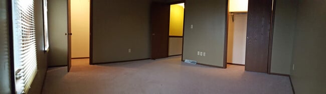 Building Photo - 2 Bedroom, 1.5 Bath Townhome available in ...