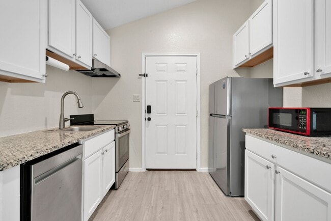 Building Photo - 7184 Elm Cv