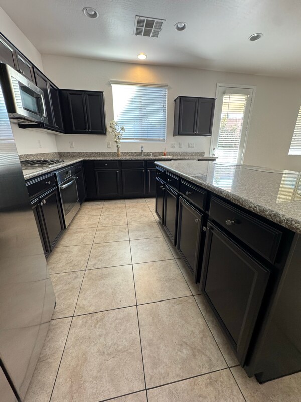 Building Photo - 123 Volans Ave