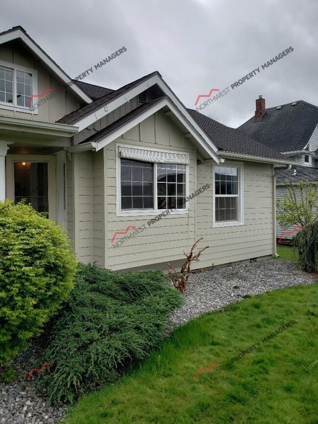 Building Photo - STATUS: AVAILABLE | R122 | $1895
