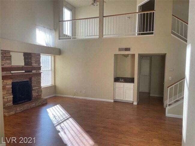Building Photo - 7976 Hackberry Dr