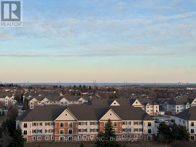 Photo du bâtiment - 51 Clarington Blvd