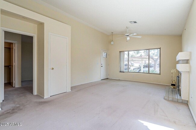 Building Photo - 1120 N Val Vista Dr