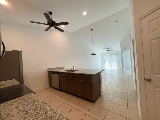 Foto del edificio - 3/2 In Cape Coral now Available