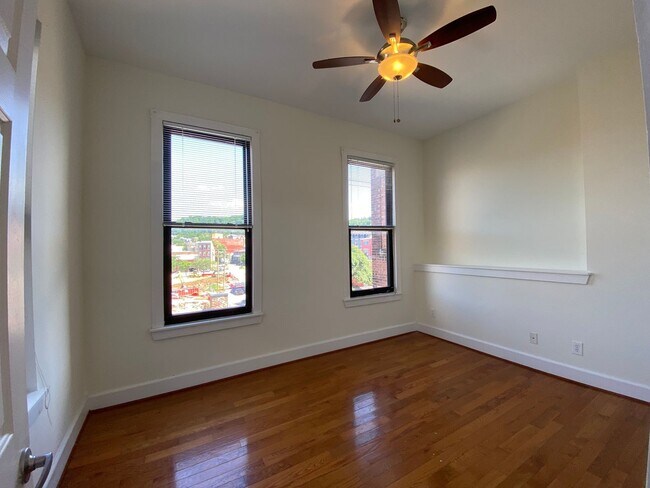 Foto del edificio - 114 E 14th St