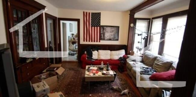 Building Photo - Big 6-Bed 2-Bath Comm Ave Allston/Brighton